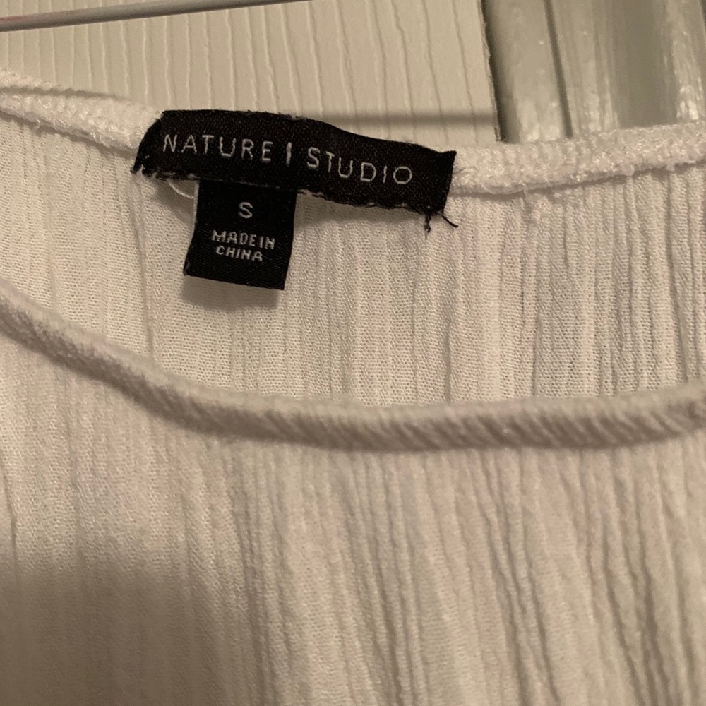 White blouse - Picture 2 of 4